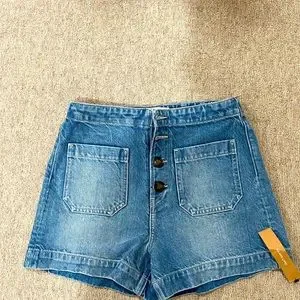 New with tags Reformation Eloise Jean Shorts size 27 Amazing